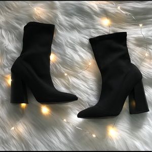 BLACK ANKLE BOOTS SIZE 7.5 !